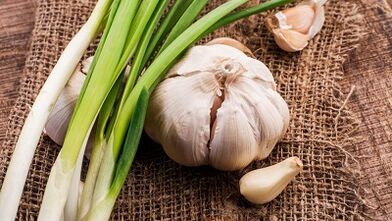 Knoblauch, um ein Mitglied zu erhöhen
